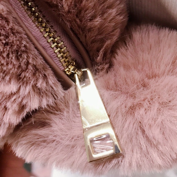 πFurry Warm Blush Pink Fannie Waist Purse Bagπ - Picture 4 of 6